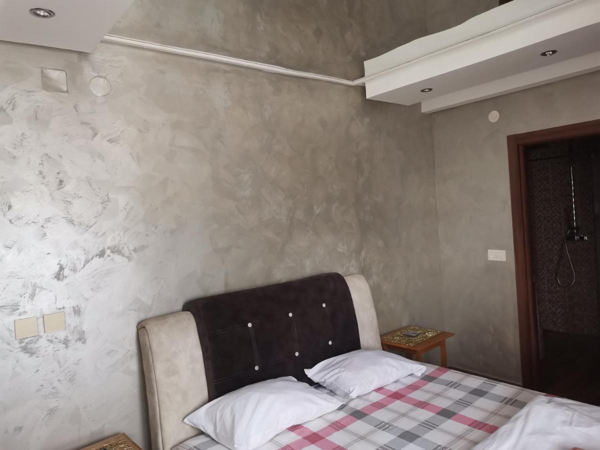 Airport Apartments Belgrado Buitenkant foto