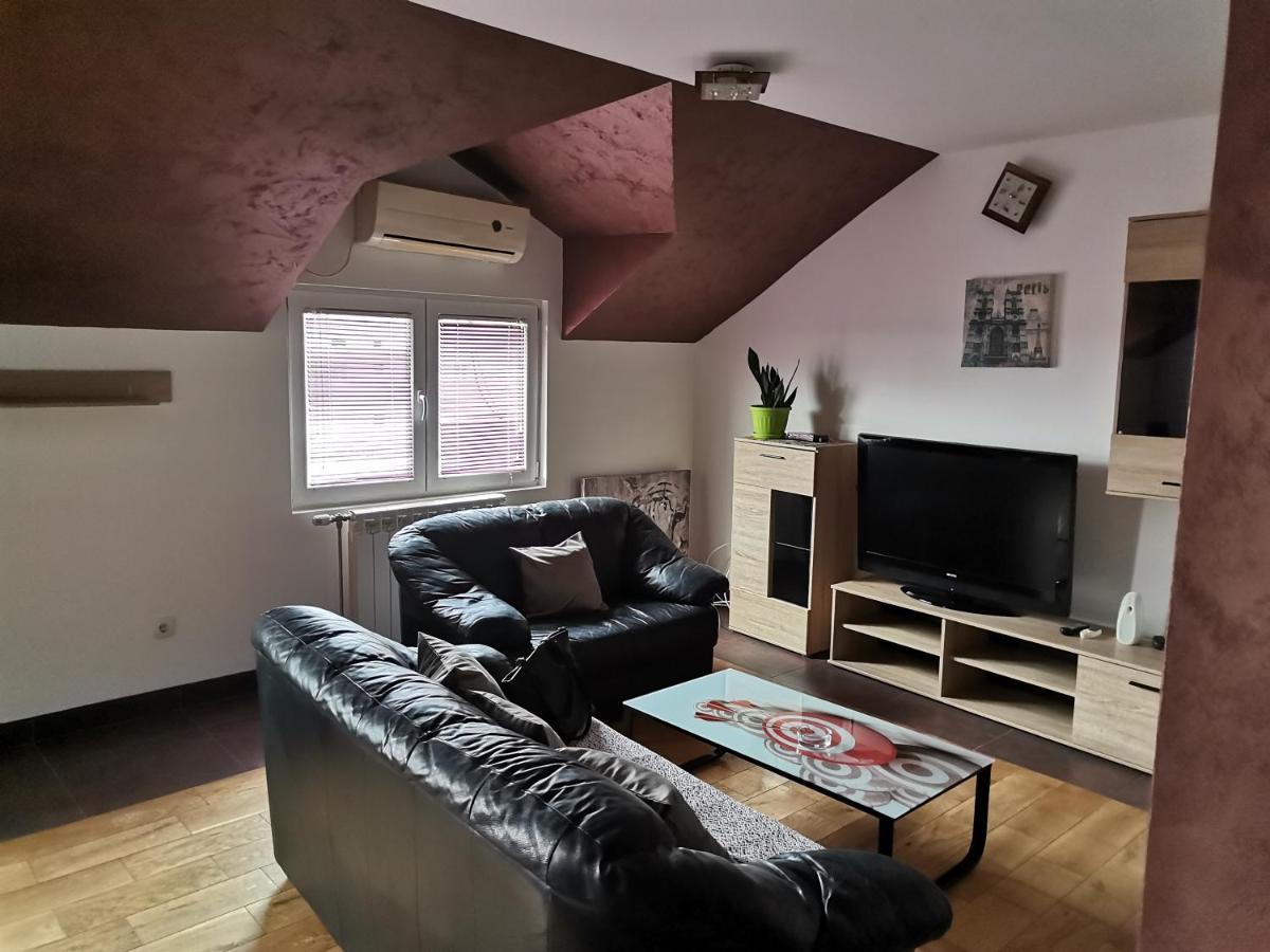 Airport Apartments Belgrado Buitenkant foto