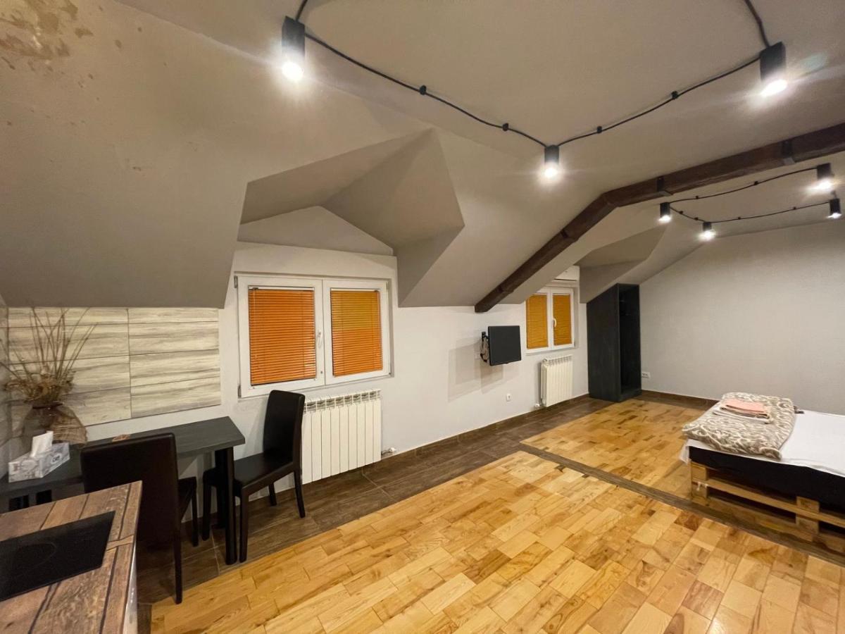 Airport Apartments Belgrado Buitenkant foto
