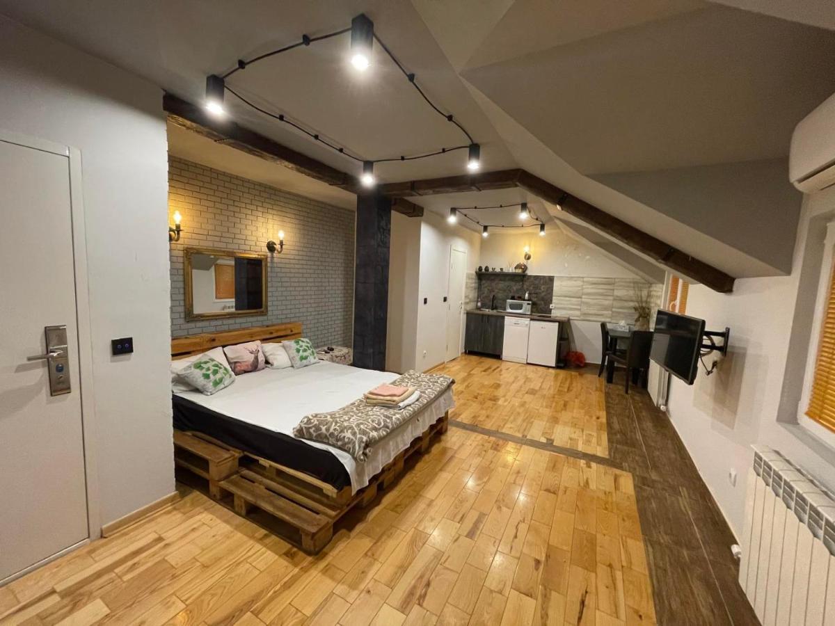 Airport Apartments Belgrado Buitenkant foto