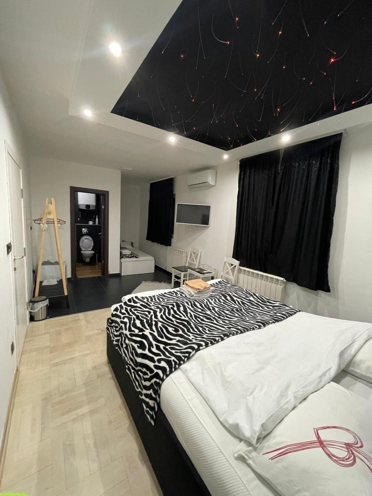 Airport Apartments Belgrado Kamer foto