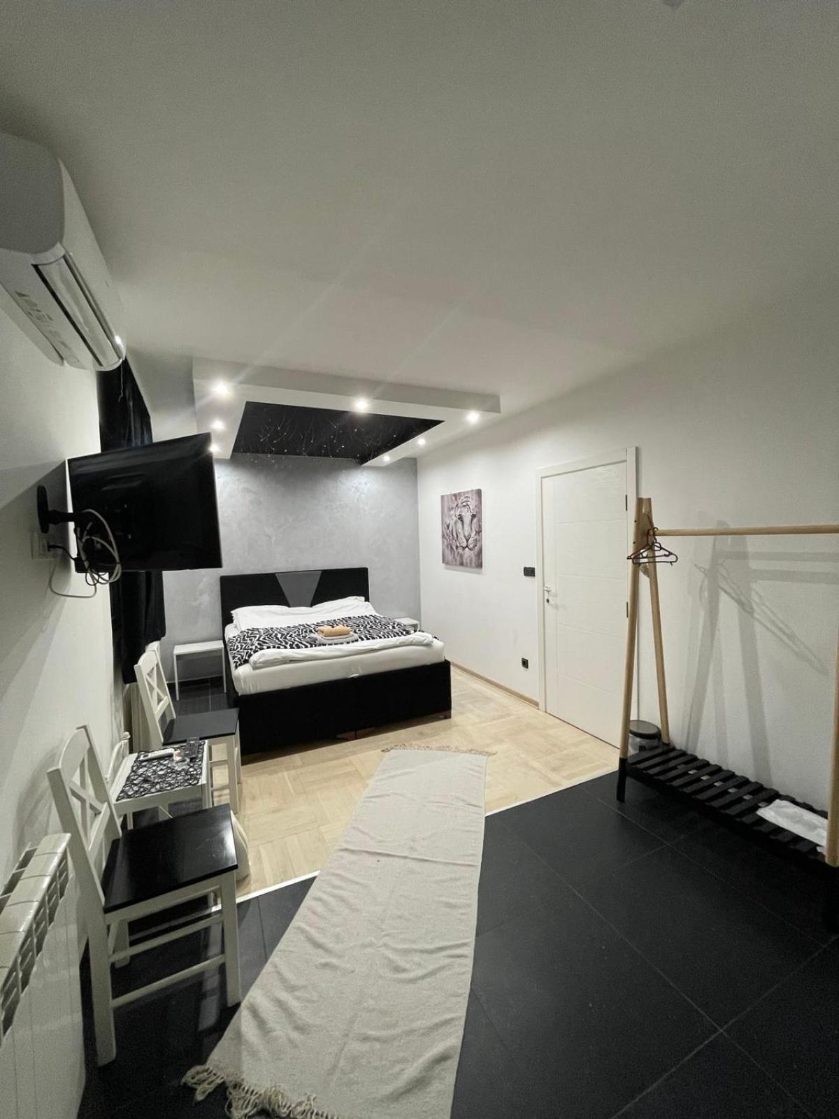 Airport Apartments Belgrado Kamer foto