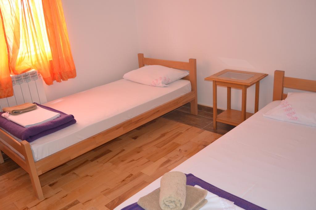 Airport Apartments Belgrado Buitenkant foto