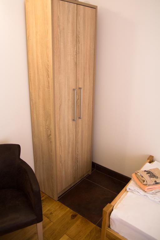 Airport Apartments Belgrado Buitenkant foto