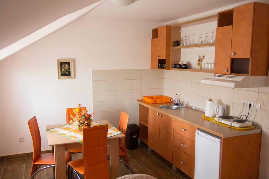 Airport Apartments Belgrado Buitenkant foto