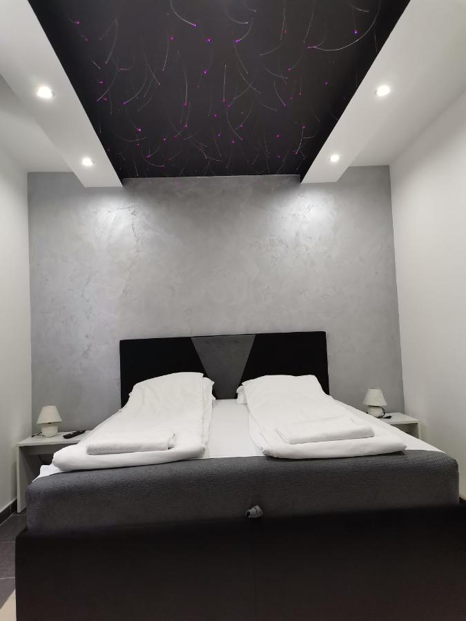 Airport Apartments Belgrado Buitenkant foto
