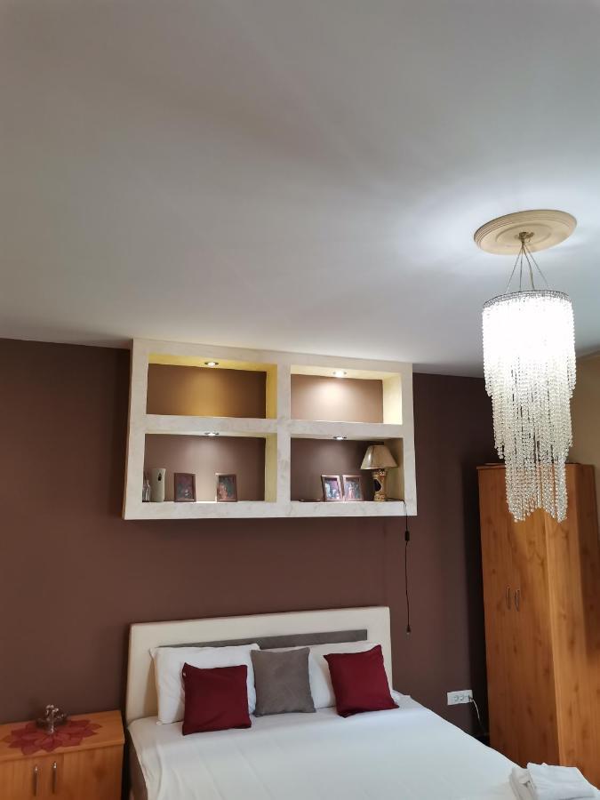 Airport Apartments Belgrado Buitenkant foto