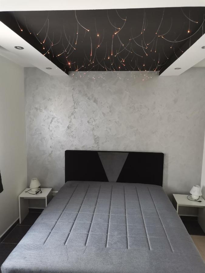 Airport Apartments Belgrado Buitenkant foto