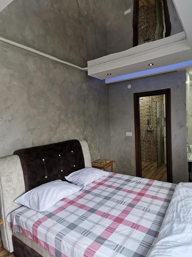 Airport Apartments Belgrado Buitenkant foto