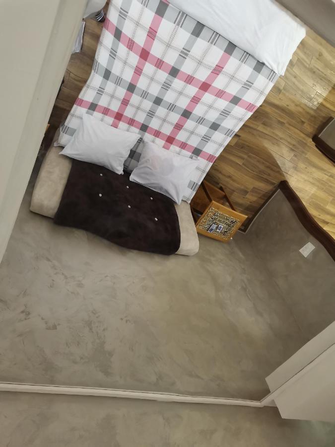 Airport Apartments Belgrado Buitenkant foto